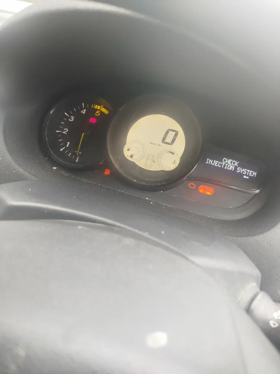 Renault Megane 2010 plus 2 zafiras - Image 3