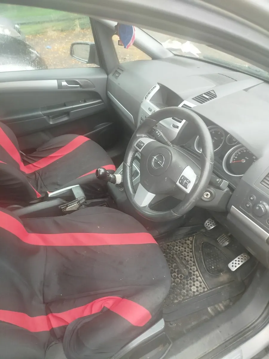 Renault Megane 2010 plus 2 zafiras - Image 4