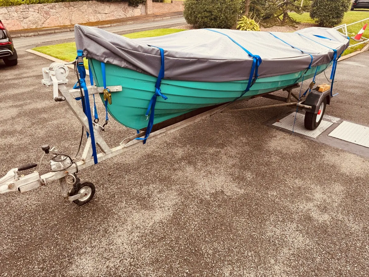 Fishing boat - Image 1