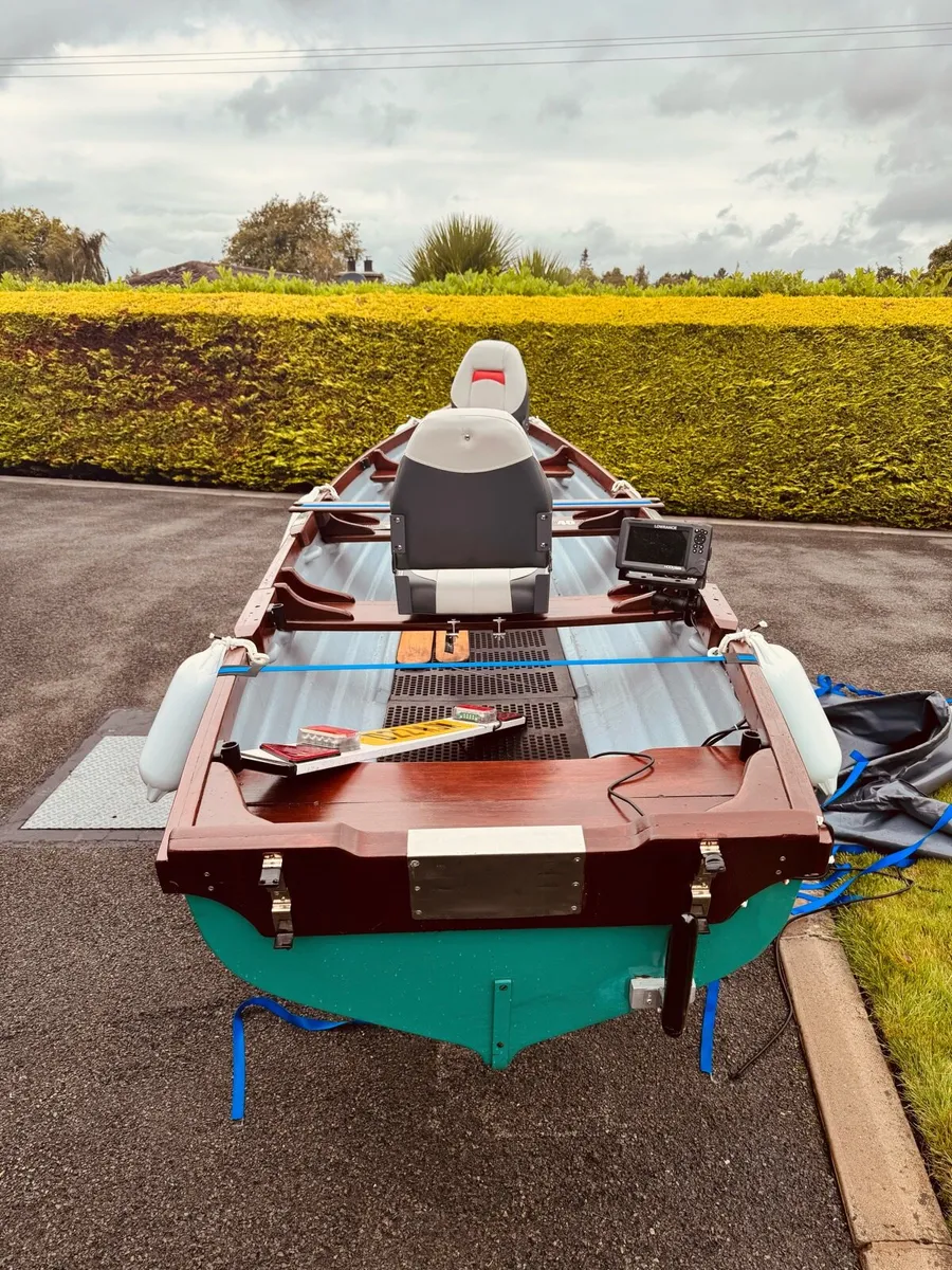 Fishing boat - Image 4