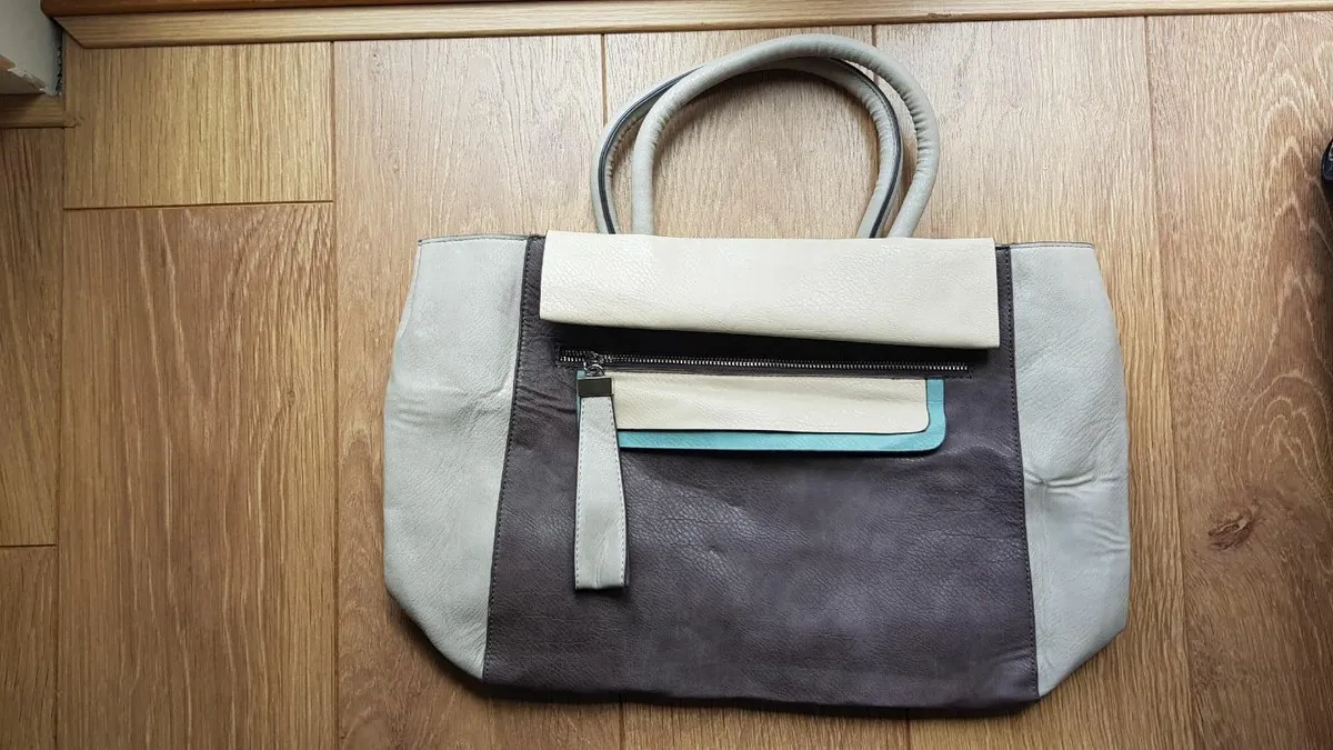 handbag- BRAND NEW - Image 2