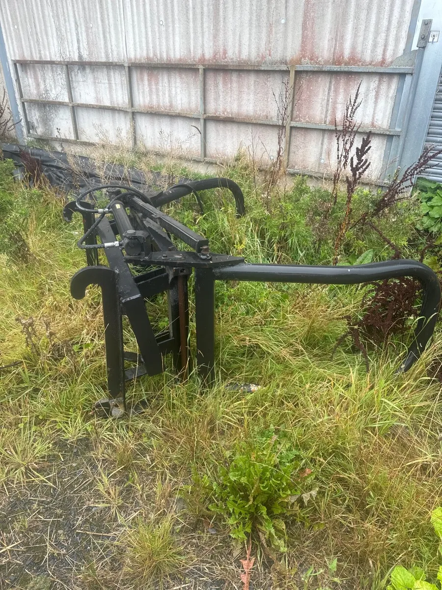 Random farm stuff for sale mixers, generators, gps - Image 2