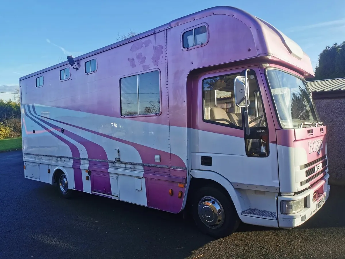 Horse Lorry - Image 1
