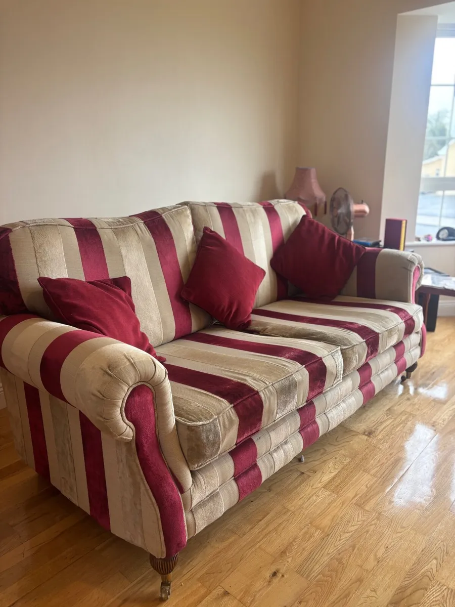 Sofa for Sale - Must collect - Image 4