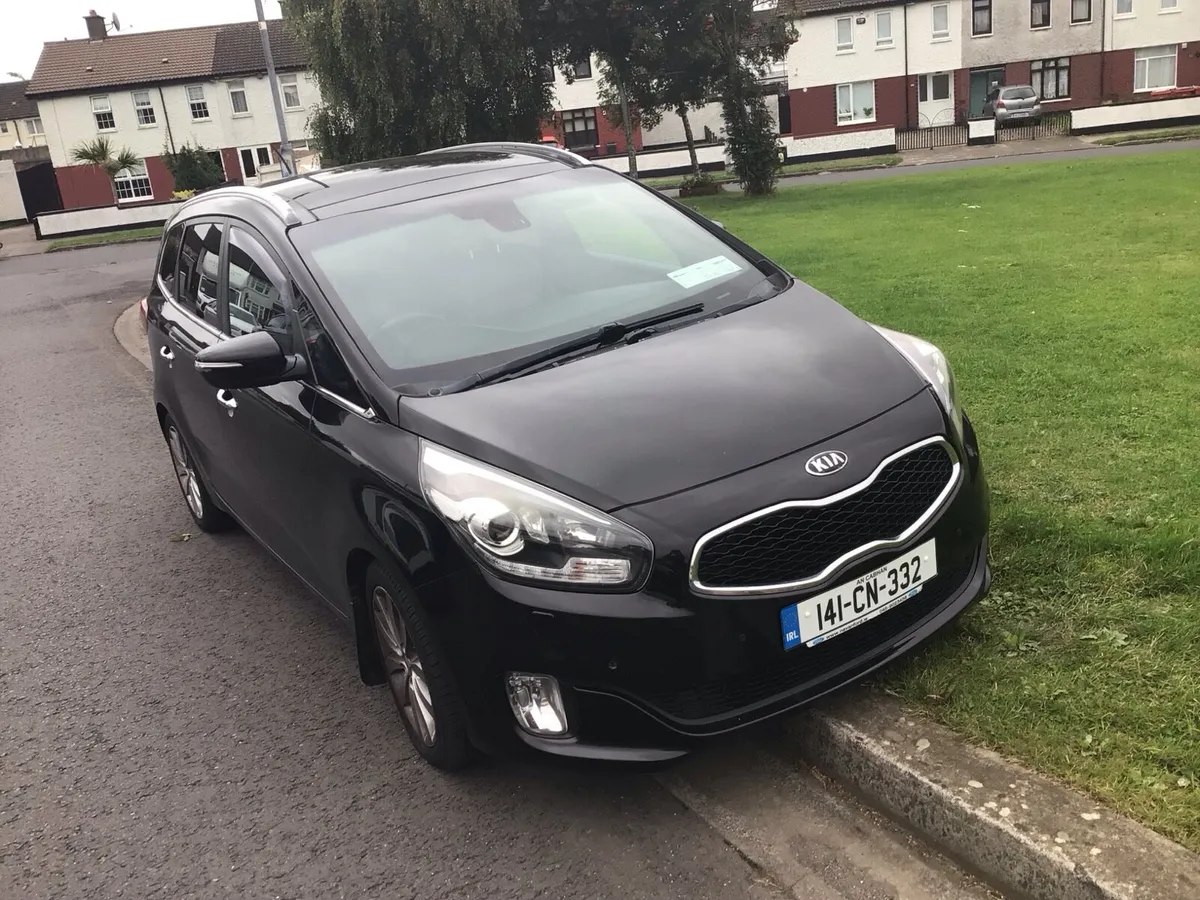 Kia Caren’s - Image 1