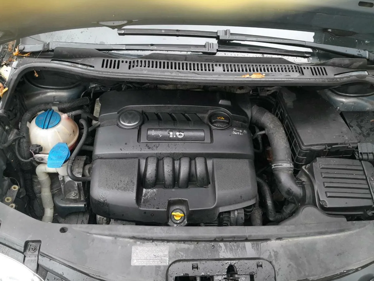 Volkswagen Touran - Image 2