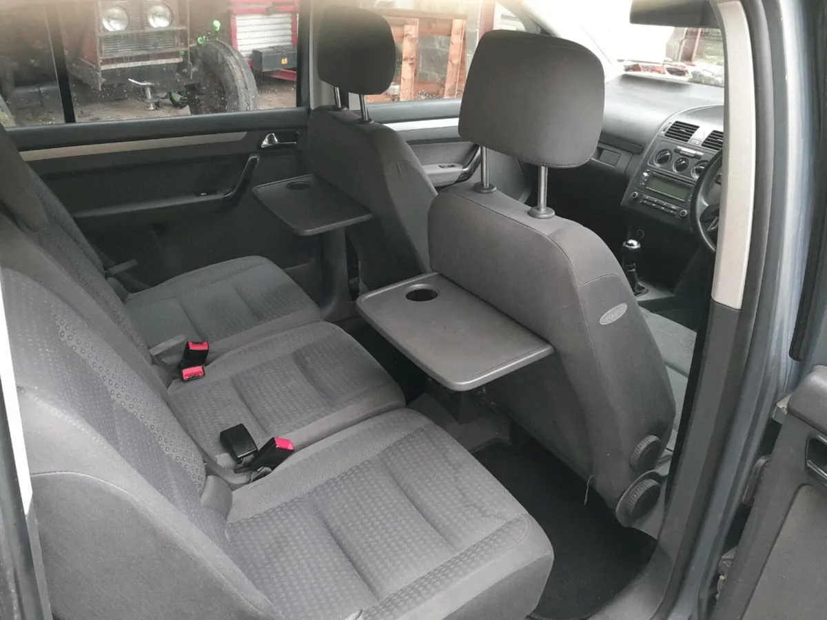 Volkswagen Touran - Image 4
