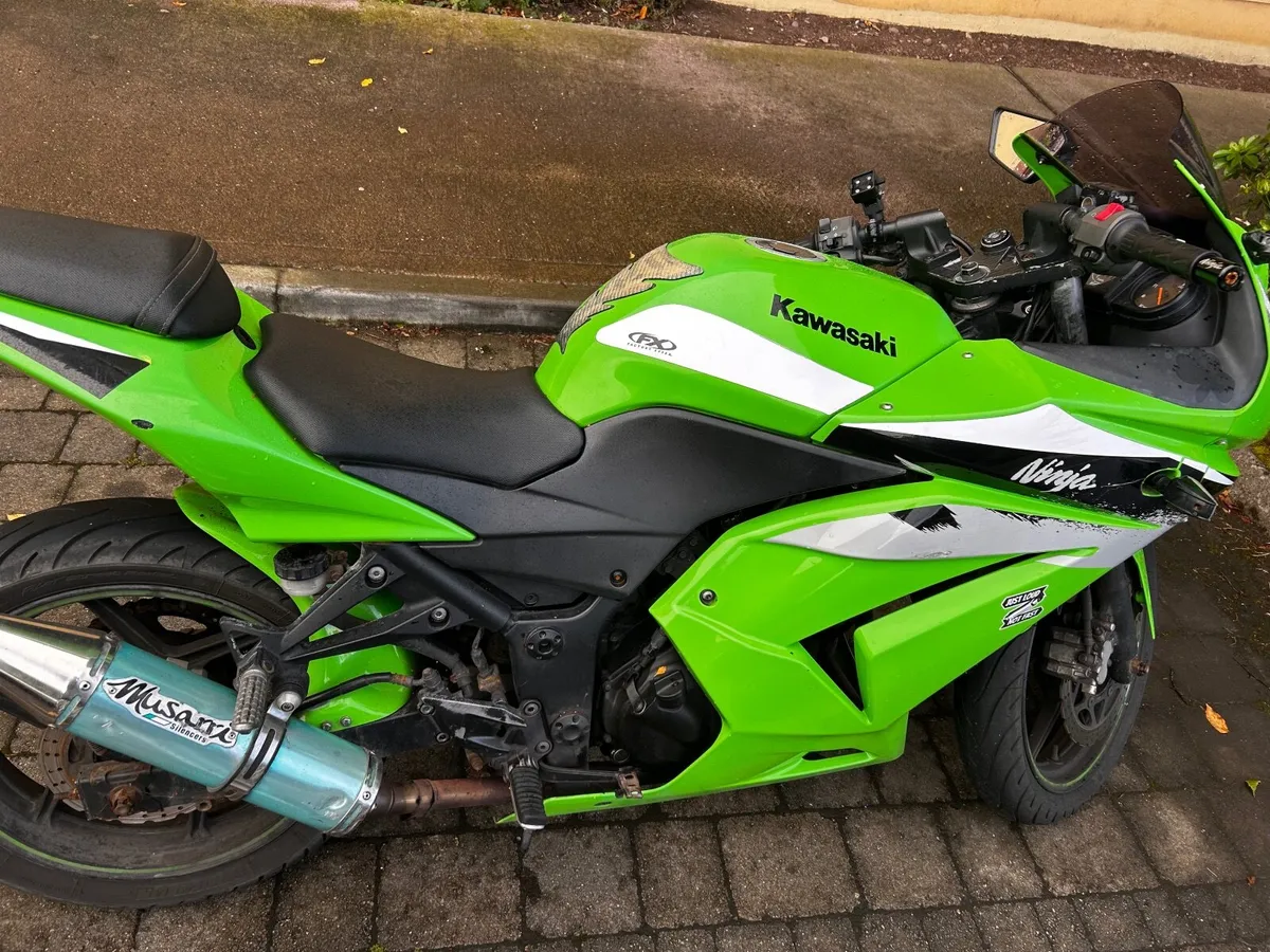 Kawasaki Ninja 250R 2009 - Image 4