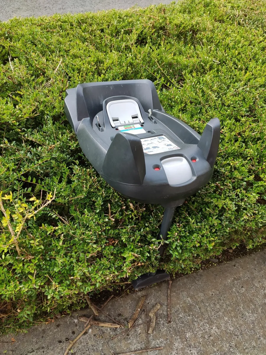 BeSafe iZi Go X1 ISOfix base - FREE - Image 1