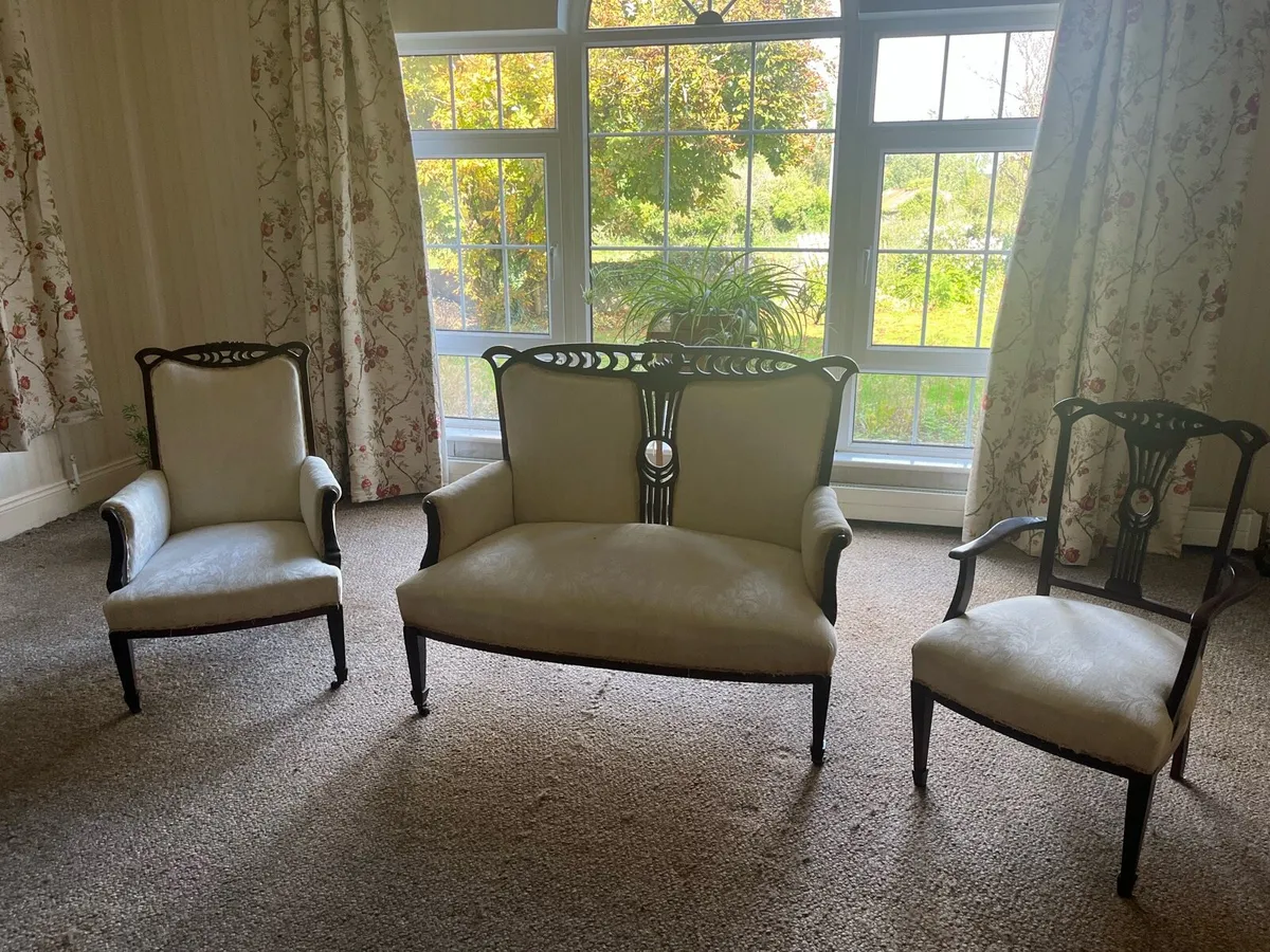 Edwardian sofa with matching armchairs - Image 1