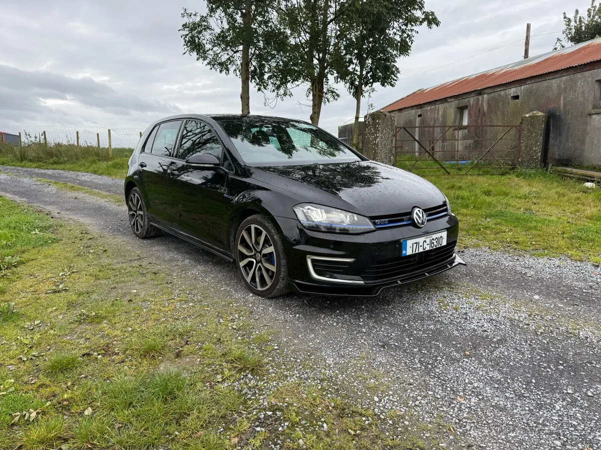 2017 golf GTE - Image 1