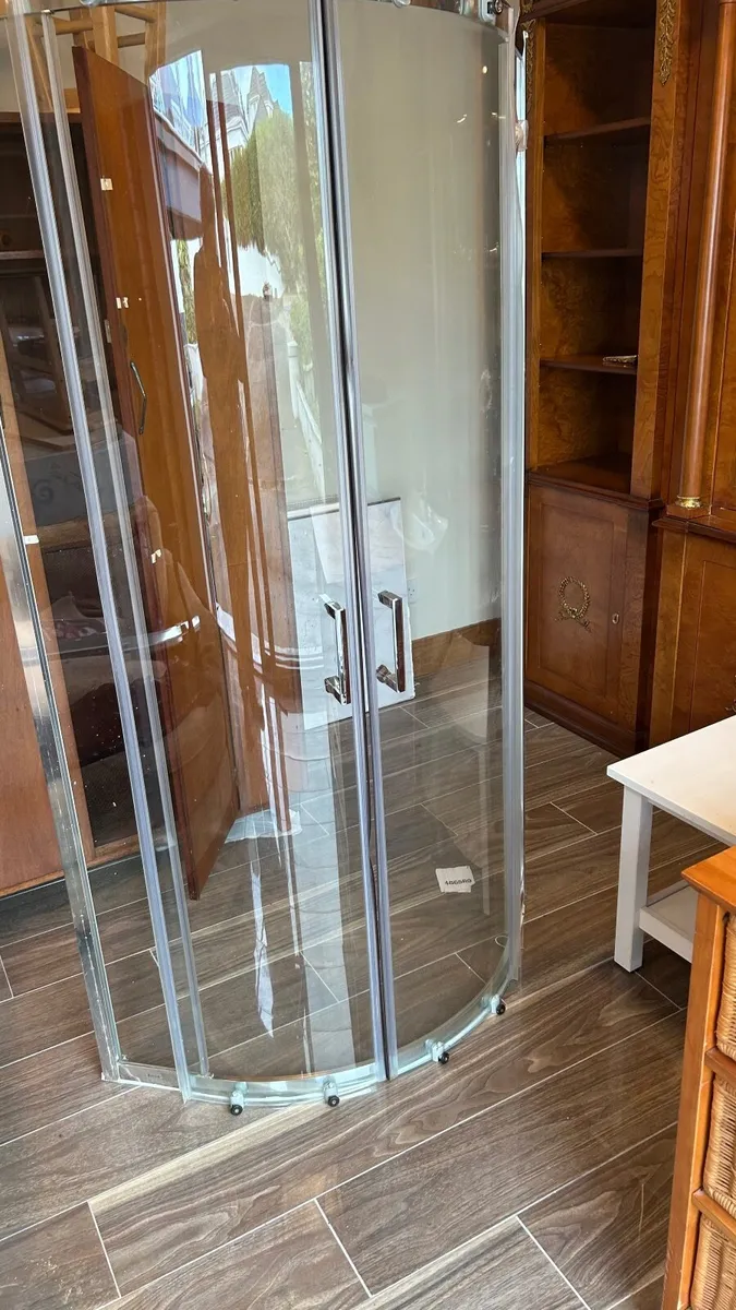 Shower enclosure - Image 1
