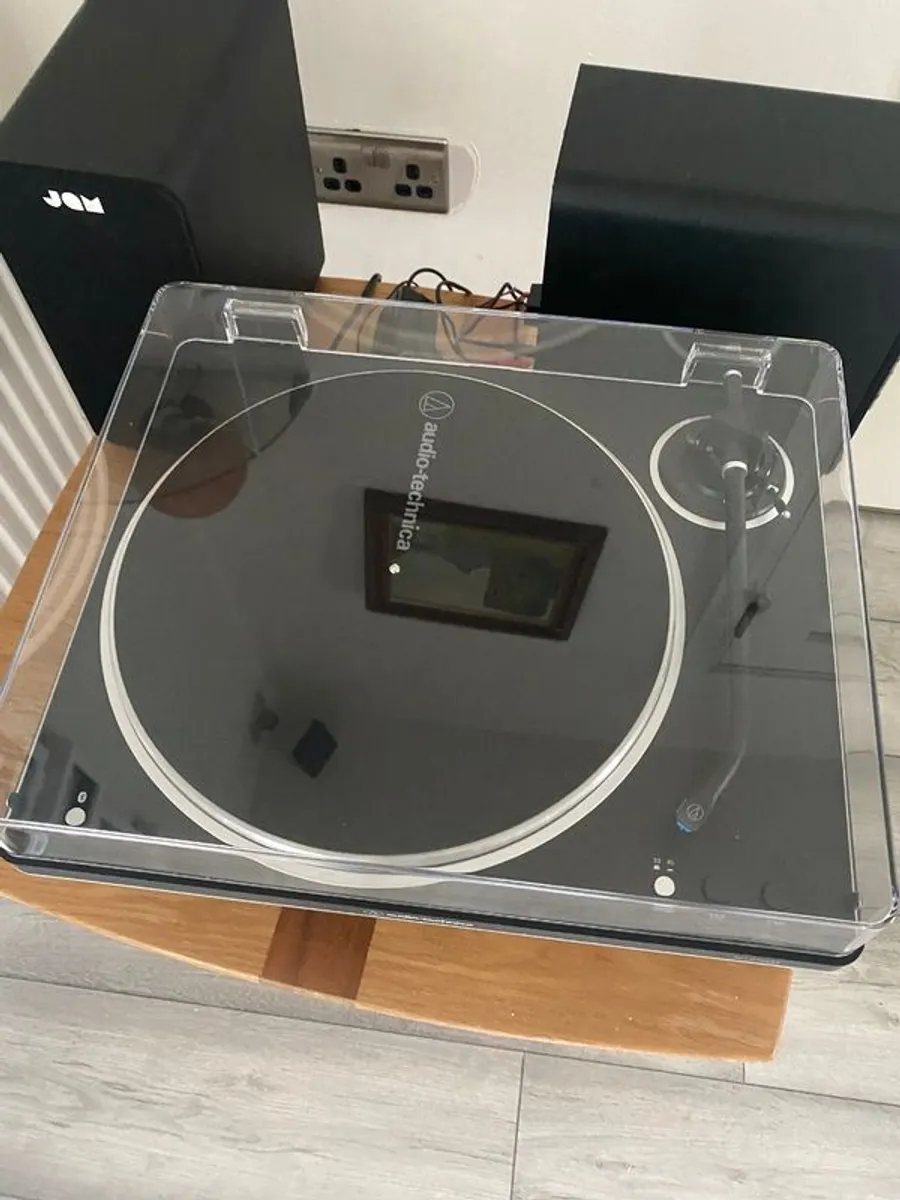 Audio Technica record player - Image 3