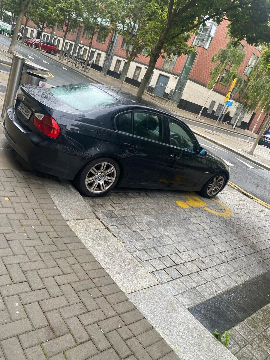 BMW 318i - Image 1
