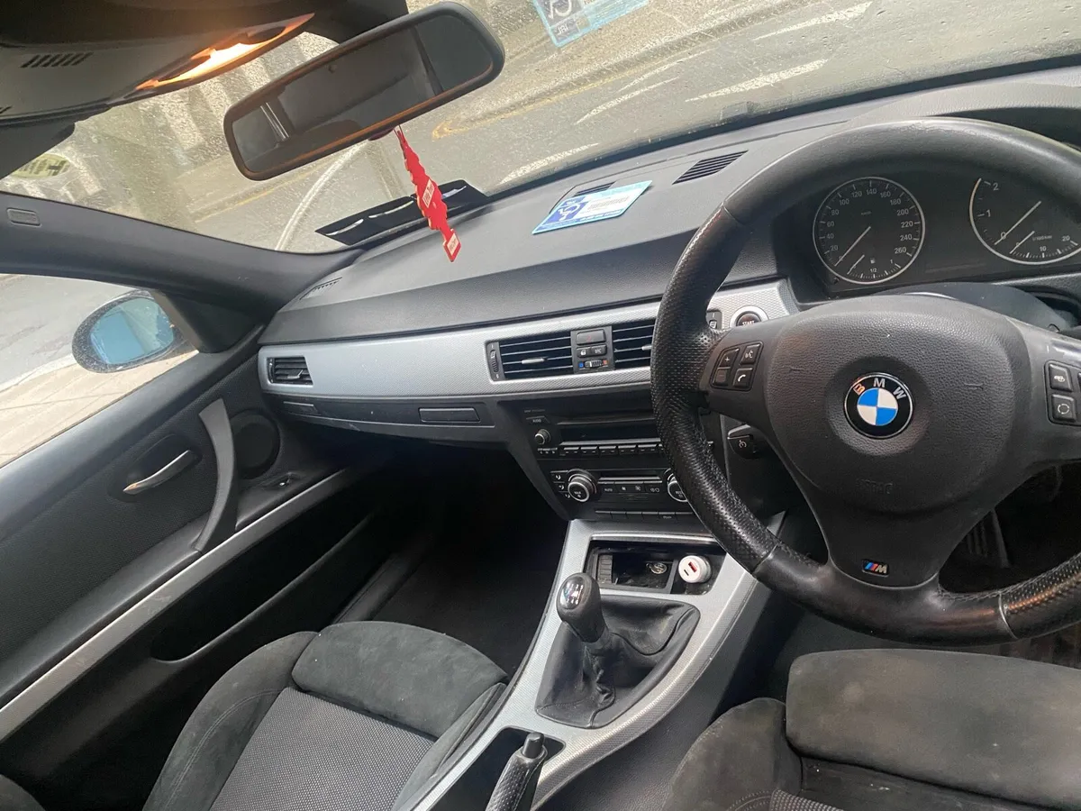BMW 318i - Image 4