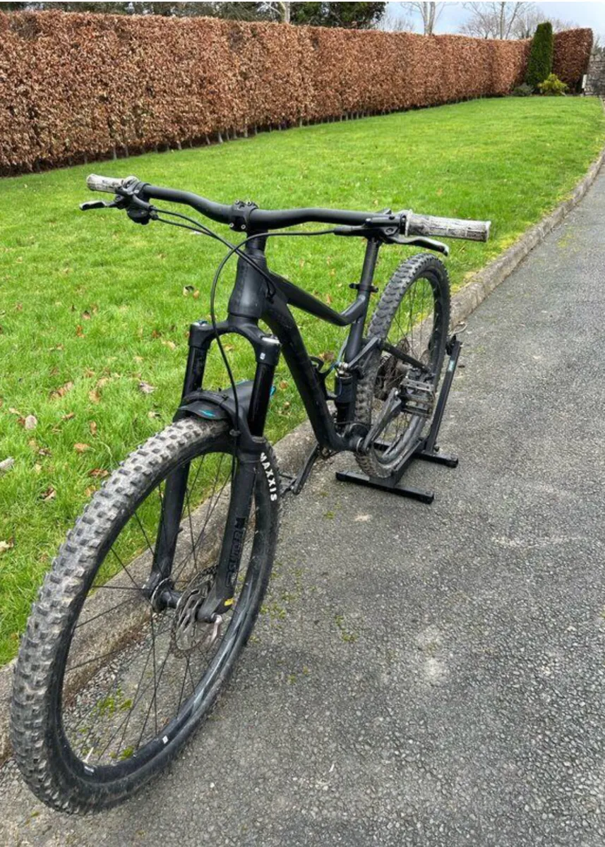 Mountain bike - Image 1