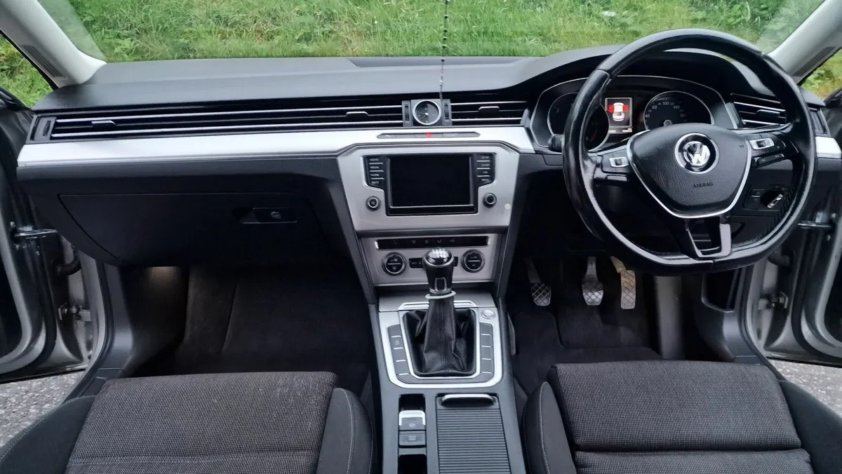 Volkswagen Passat 2015 - Image 1