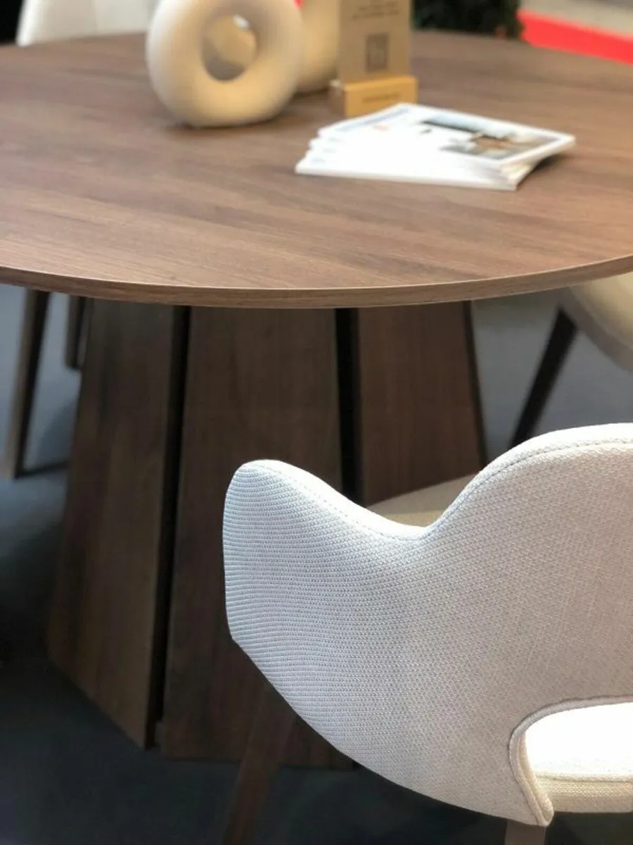 The Sterling Extendable Round Dining Table 140cm - Image 2