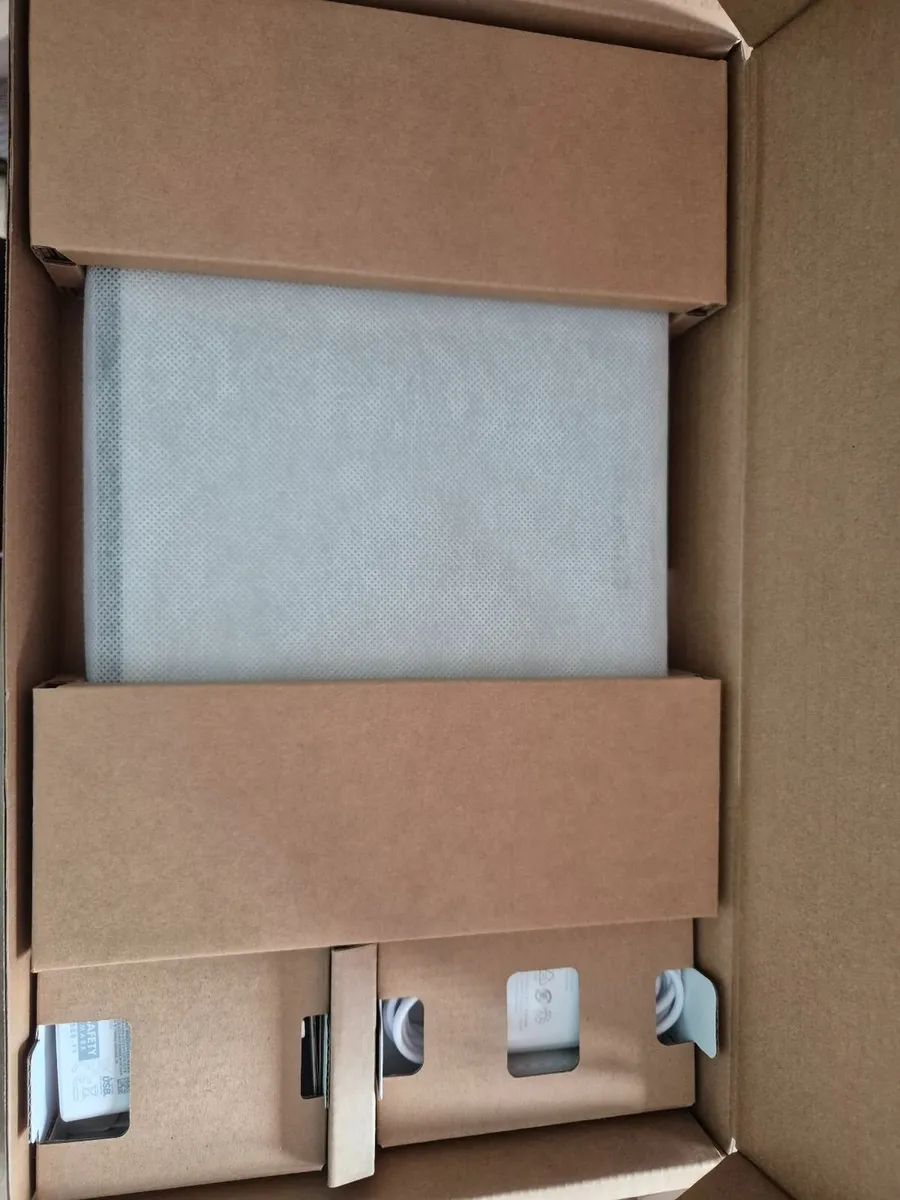 Never used: Samsung Galaxy Chromebook Go 11.6" Int - Image 3