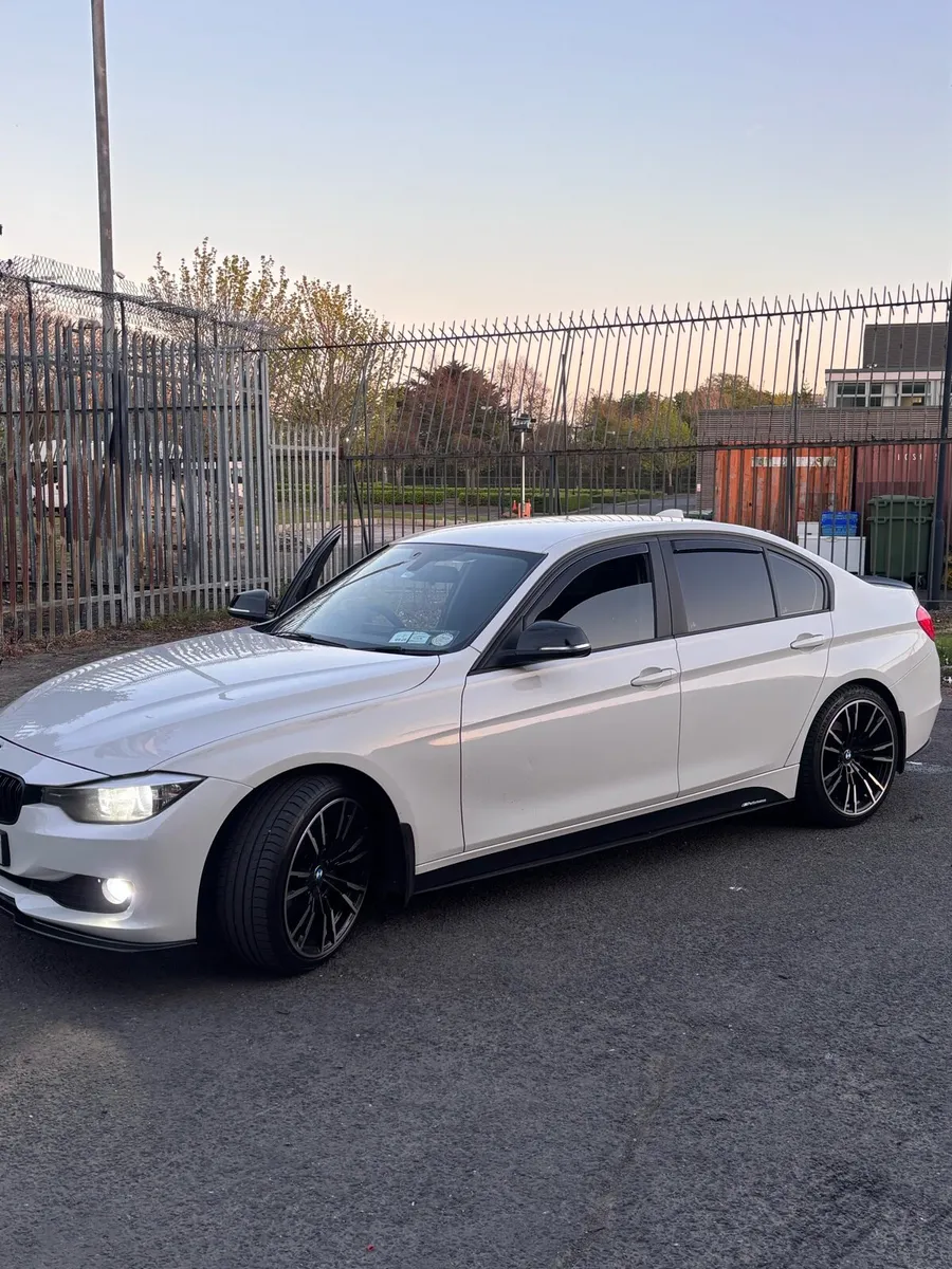 Bmw 320 - Image 4