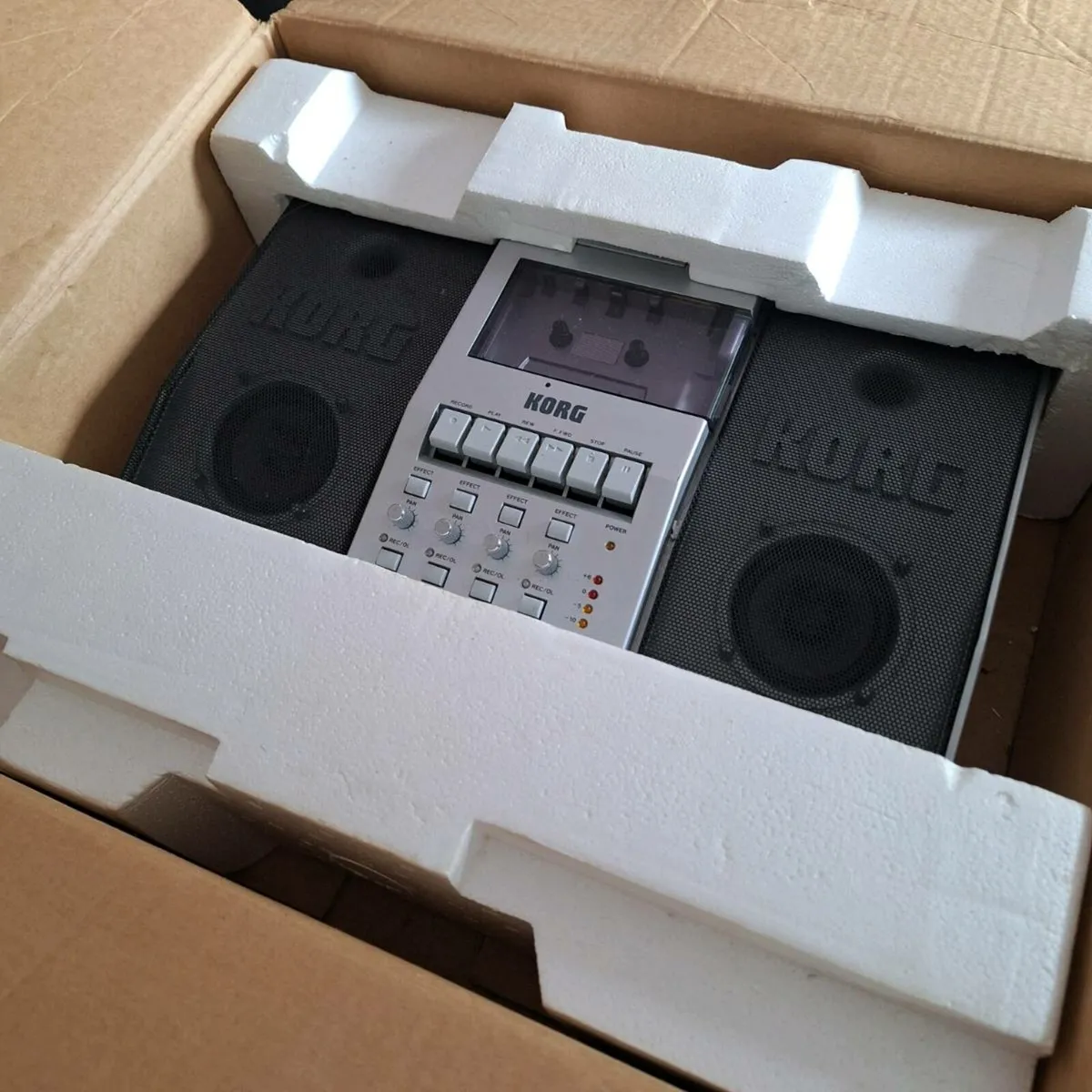 4 track tape recorder - Image 1