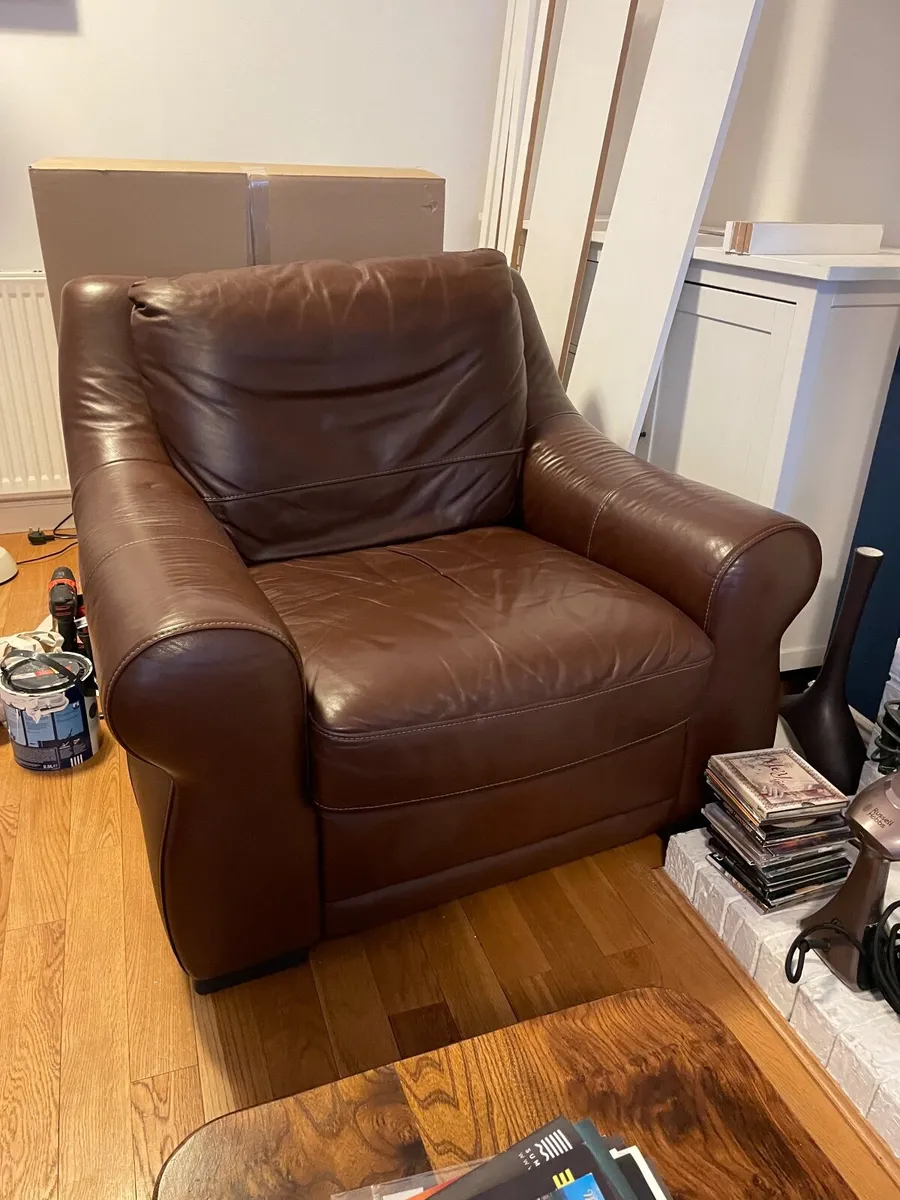 Free armchair - Image 1