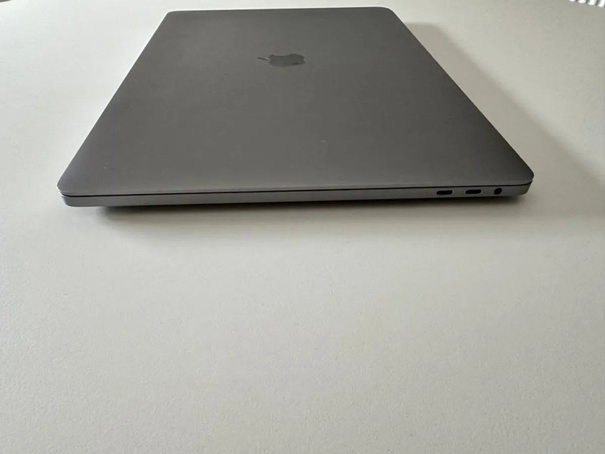 Macbook Pro 2019 (16 inches) Core i7 - 2.6GHz, 16GB RAM, 512GB SSD - Image 4