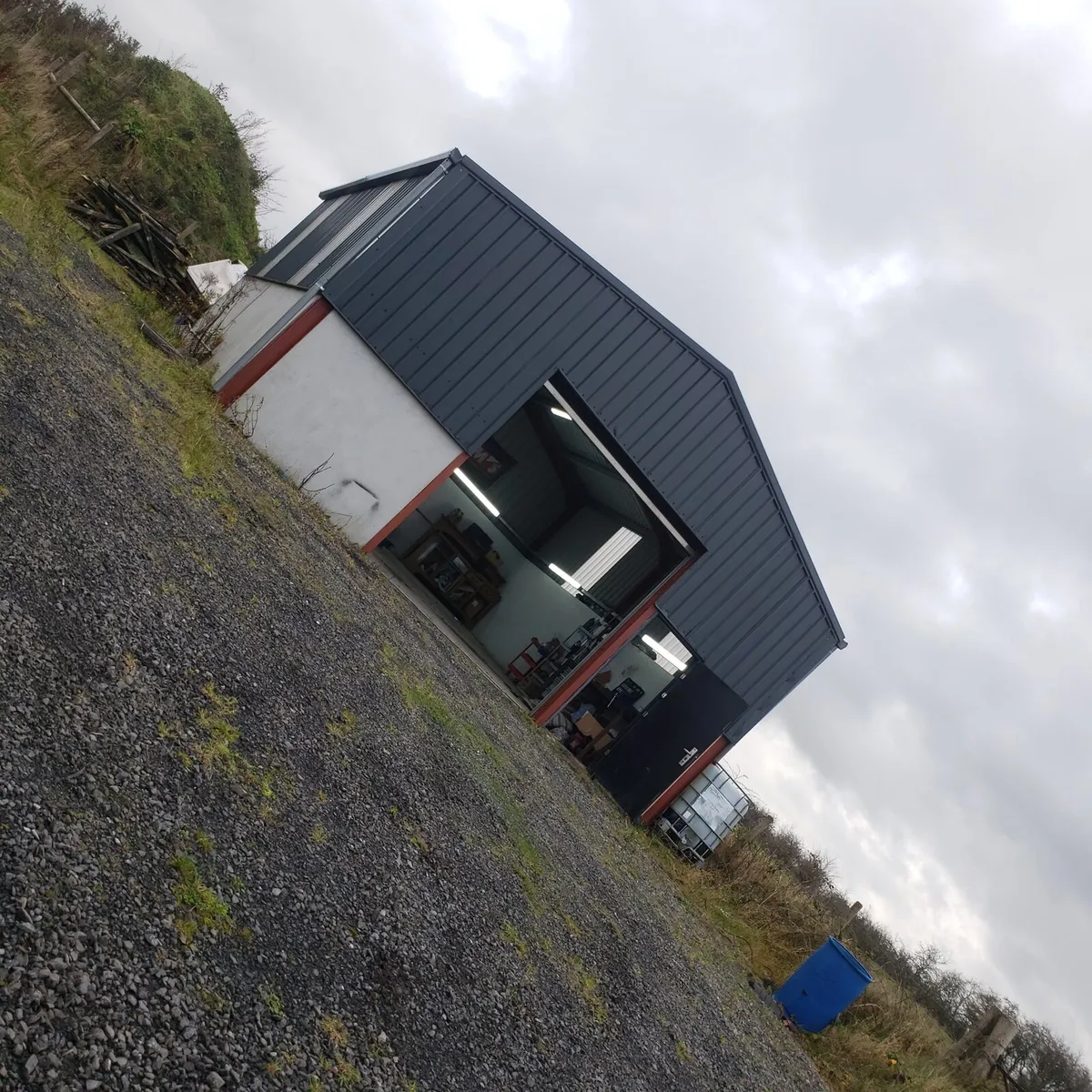 Garage shed to rent