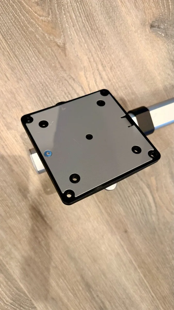 Dual and Single Monitor Arms (commercial grade) - Image 2