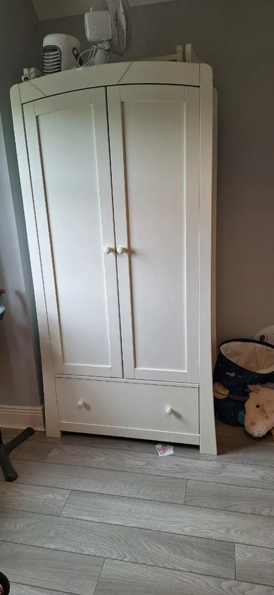 Baby/Toddler bedroom furniture - Image 2