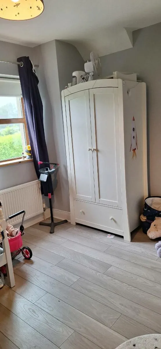 Baby/Toddler bedroom furniture - Image 4