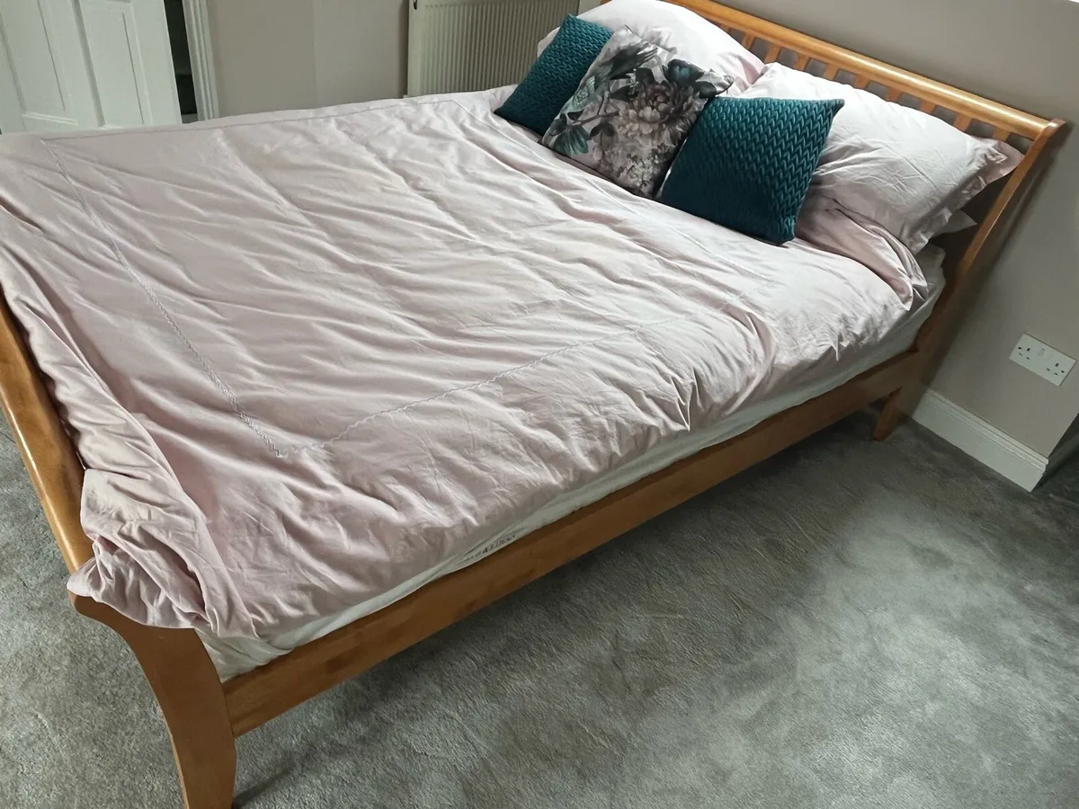 Timber frame sleigh bed - Image 2