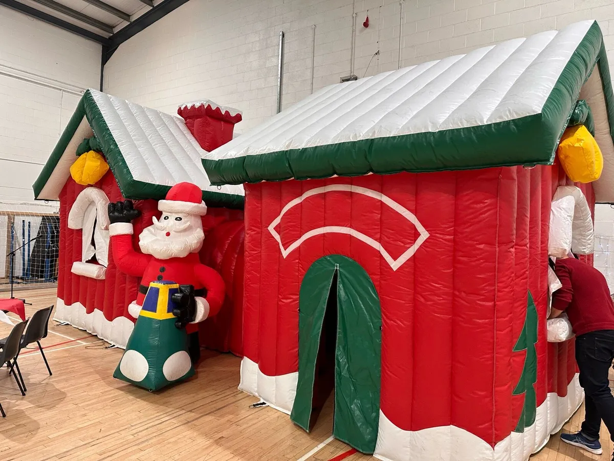 Inflatable santa grotto - Image 2
