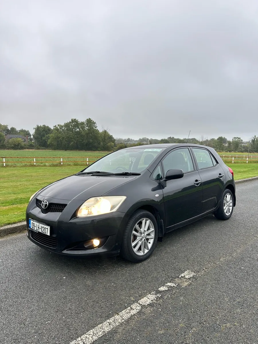 Toyota Auris TR 2009 NCT 11/26 - Image 1