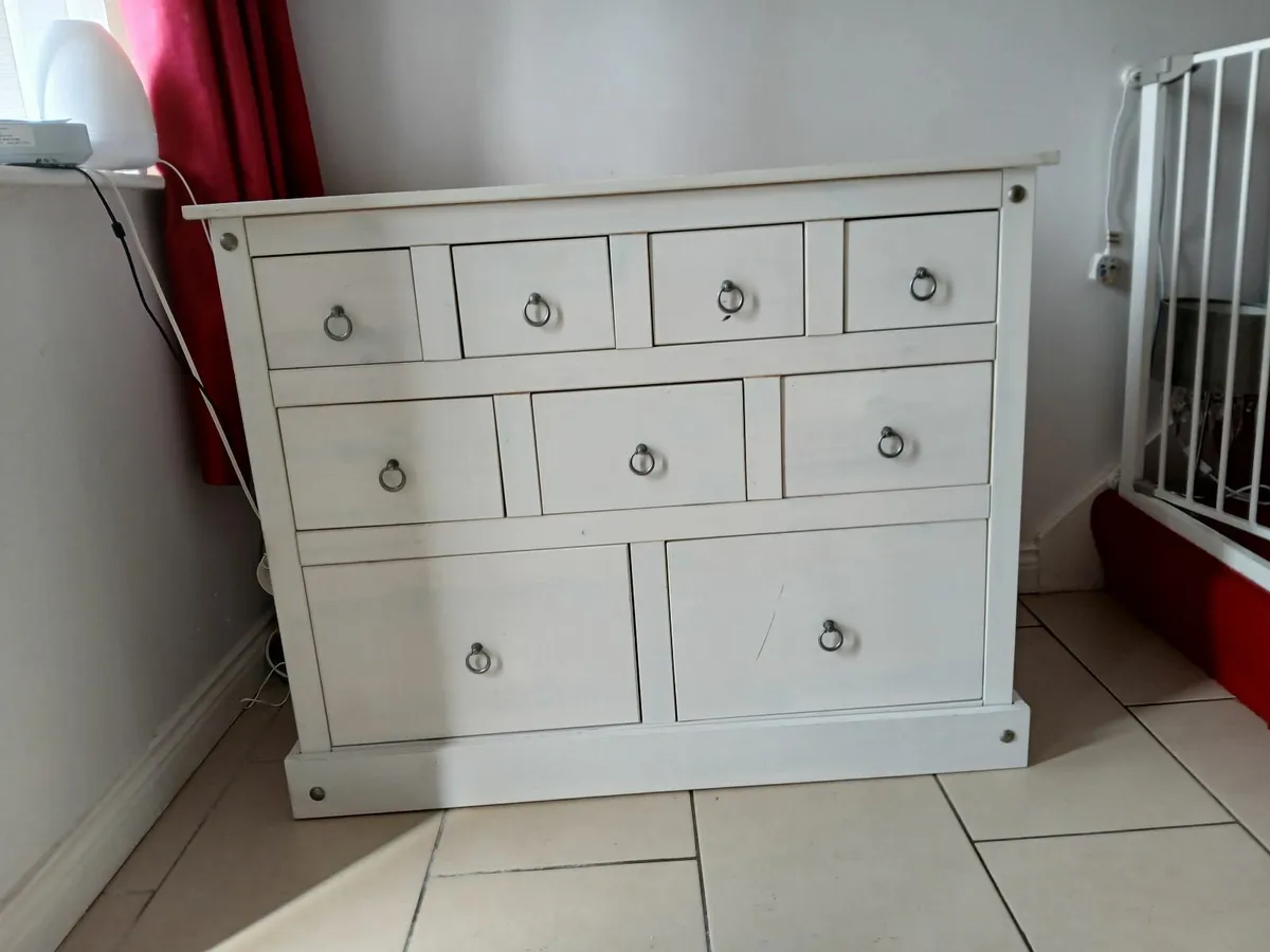 Cabinet - Image 1