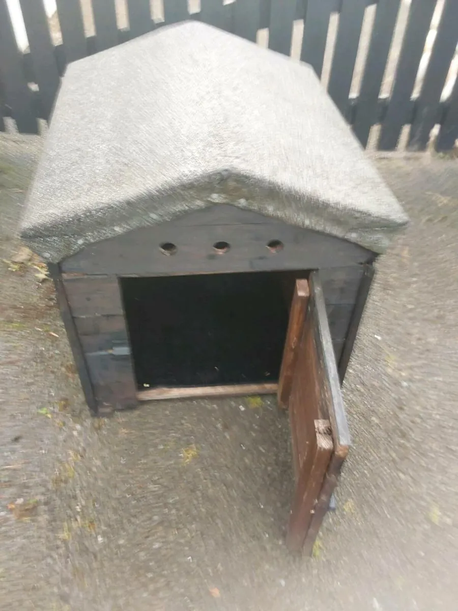 Wooden Dog Box - Image 2