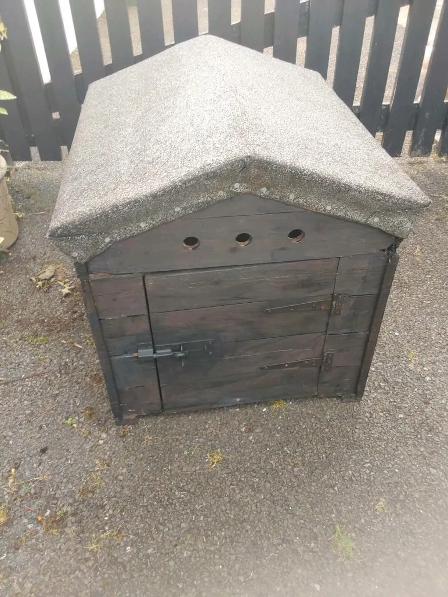 Wooden Dog Box - Image 3