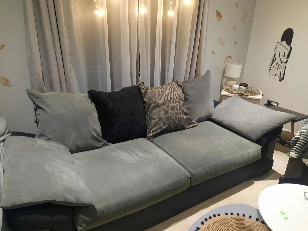 Living room furniture - Image 1
