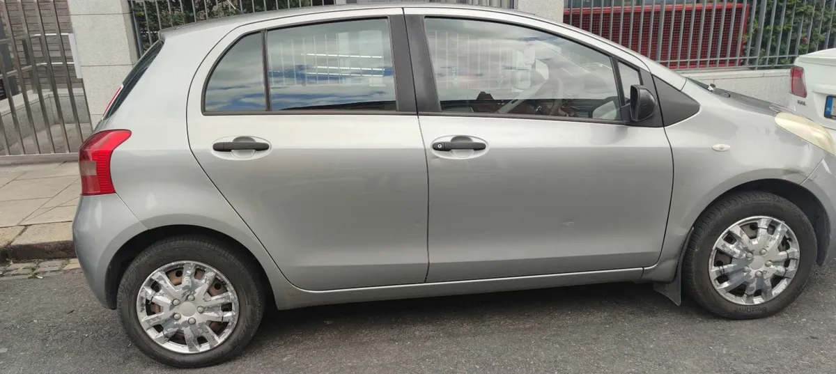 Toyota Yaris 2006 - Image 2