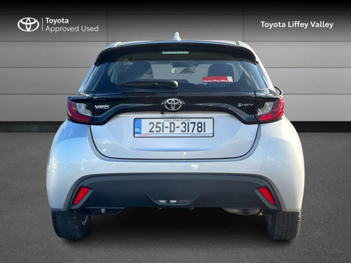 Toyota Yaris Yaris Hybrid 115 Luna - Image 4