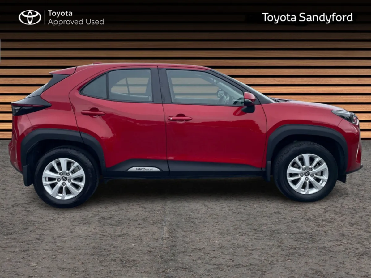 Toyota Yaris Cross LUNA HYBRID AUTOMATIC // REAR C - Image 3