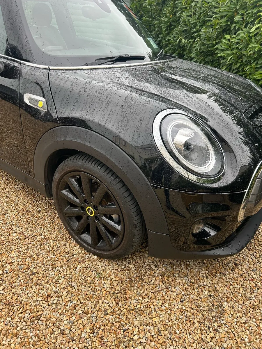 Mini Cooper Electric - Image 1
