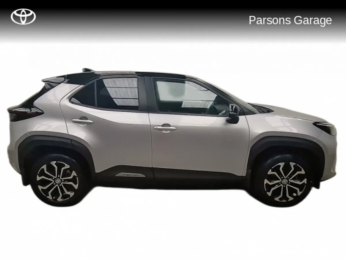 Toyota Yaris CR CROSS LUNA SPORT 4DR AUTO - Image 3