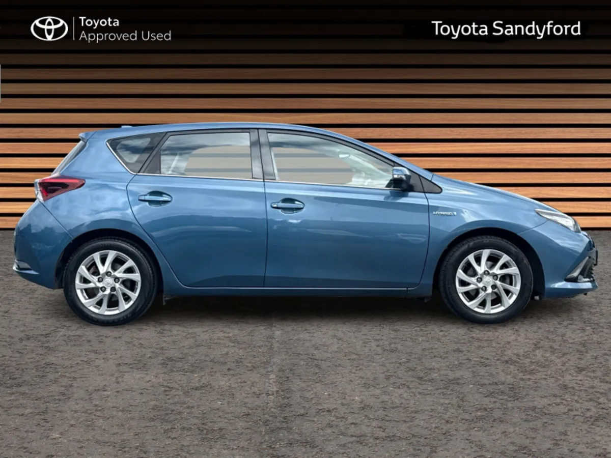 Toyota Auris 1.8 HYBRID ICON AUTOMATIC // REAR CAM - Image 3