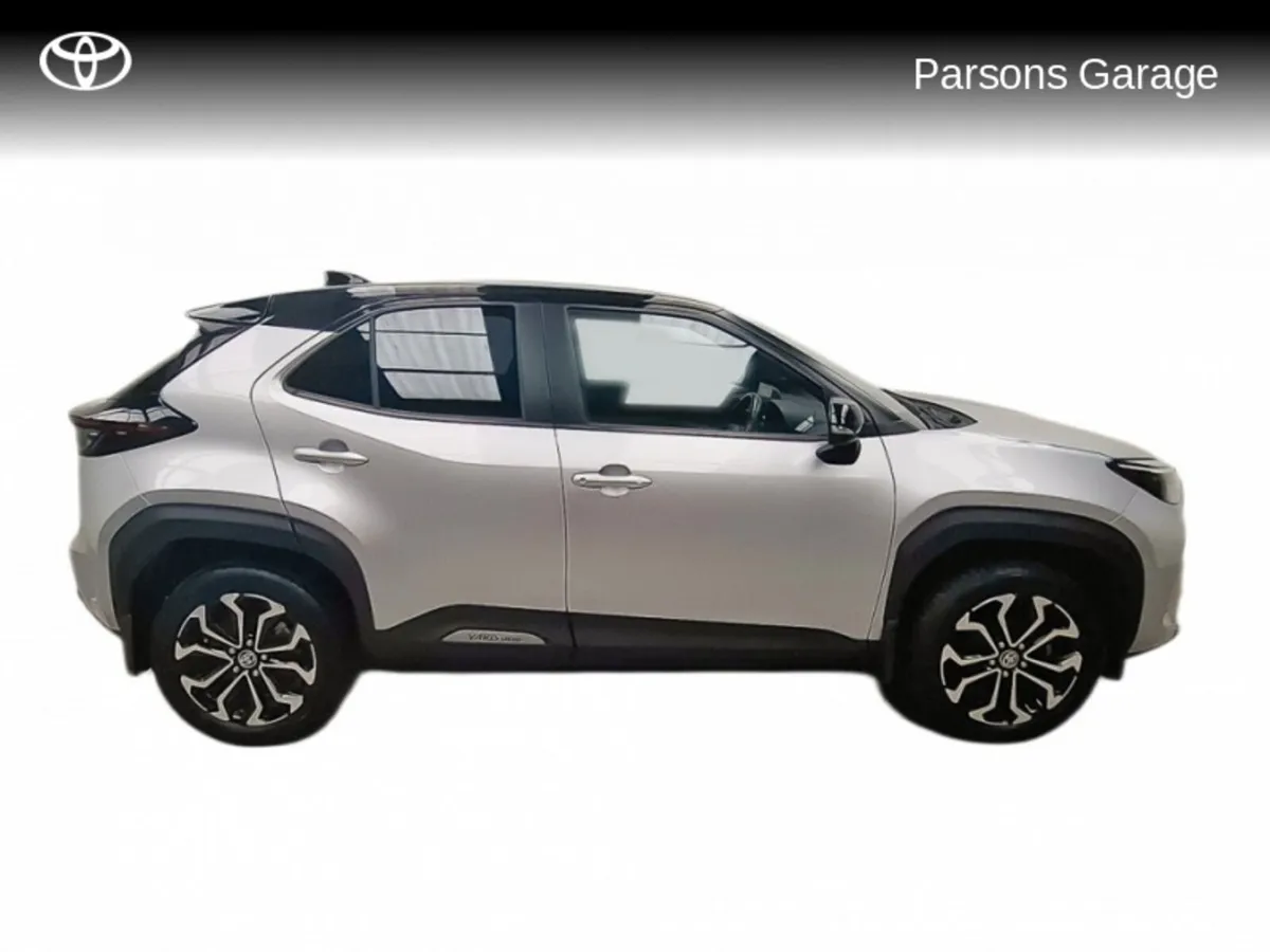 Toyota Yaris CR CROSS LUNA SPORT 4DR AUTO - Image 3