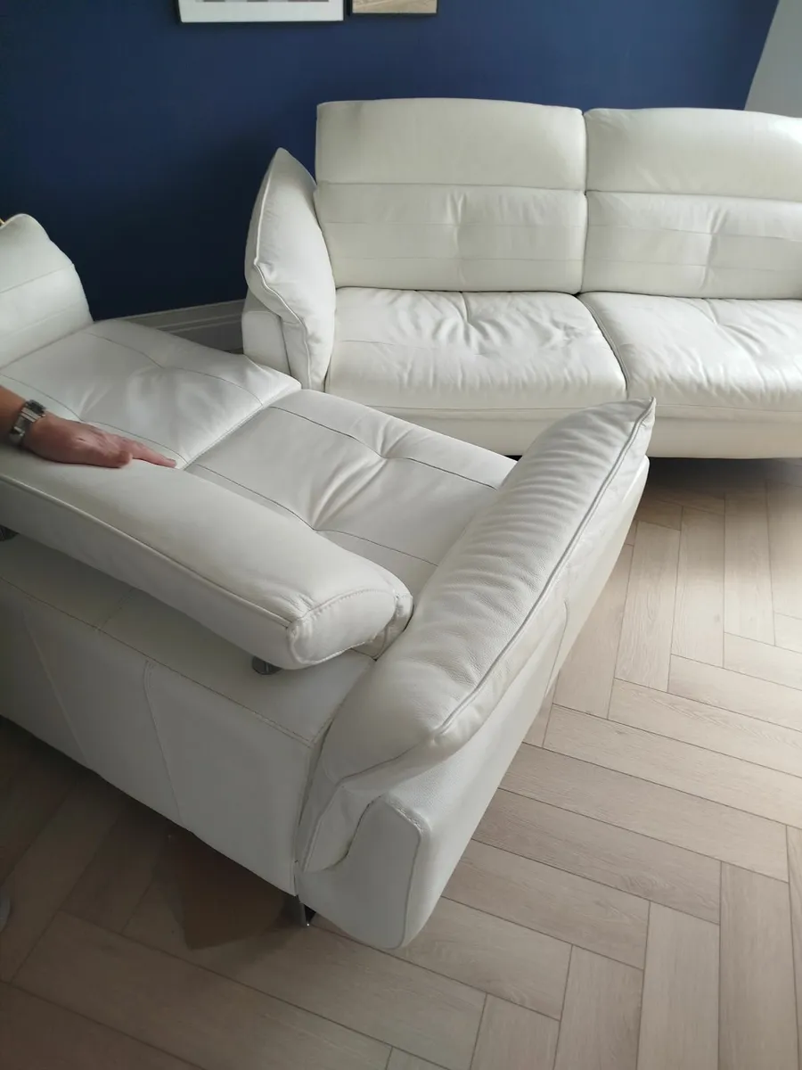 White leather 3 seater and 2 seater, immaculate - Image 3