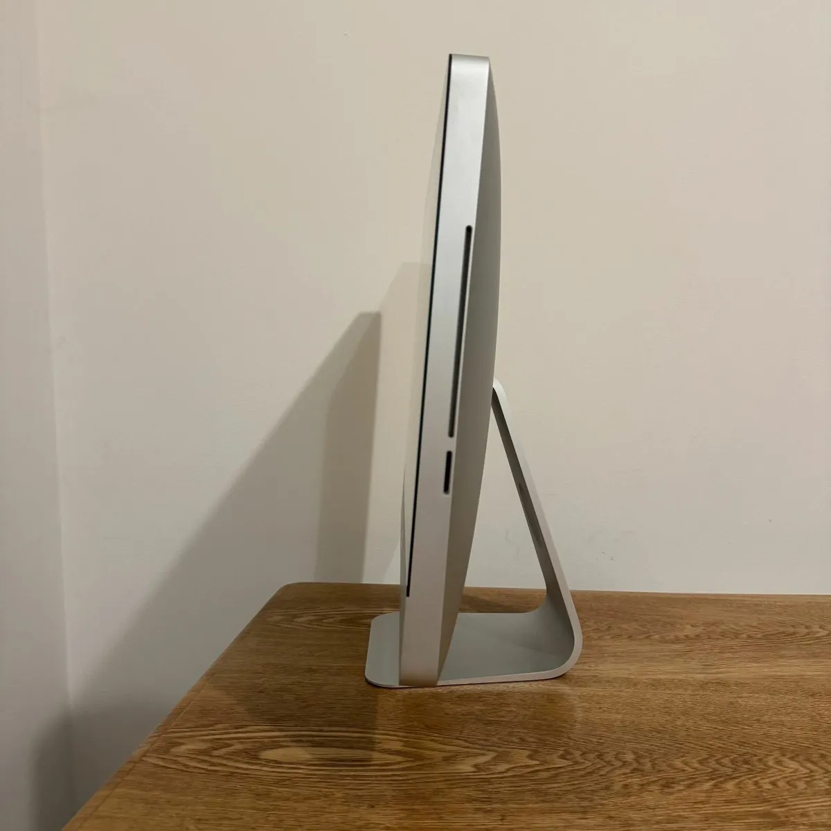 iMac 21,5" Mid 2011 i5 4x2.5GHz 12GB 256GB SSD - Image 3