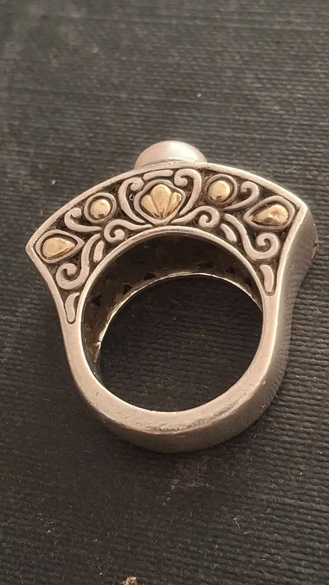 Gold ring - Image 1