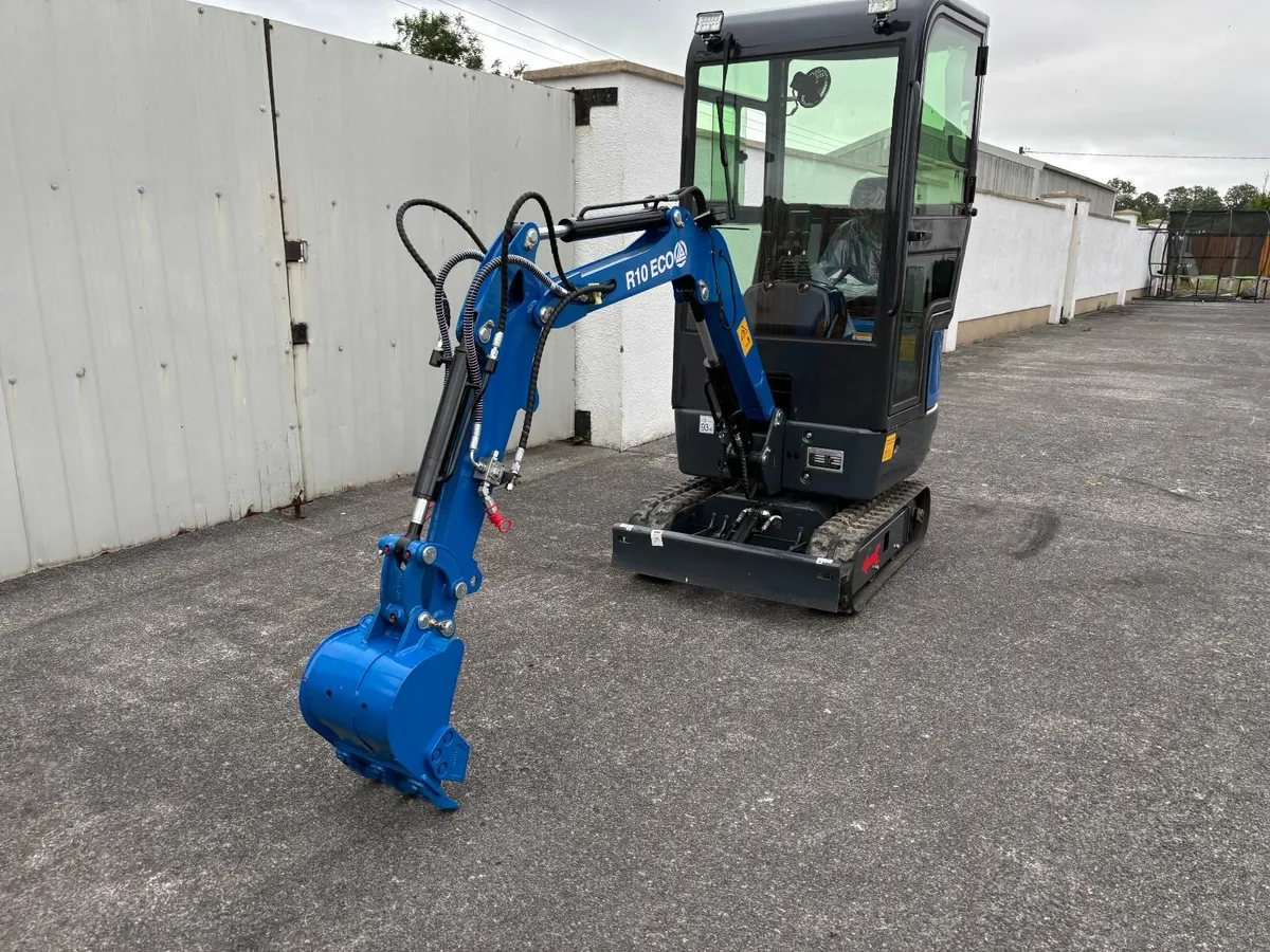 Rippa R10-5.. 1 Ton Cabbed Micro Excavator - Image 1