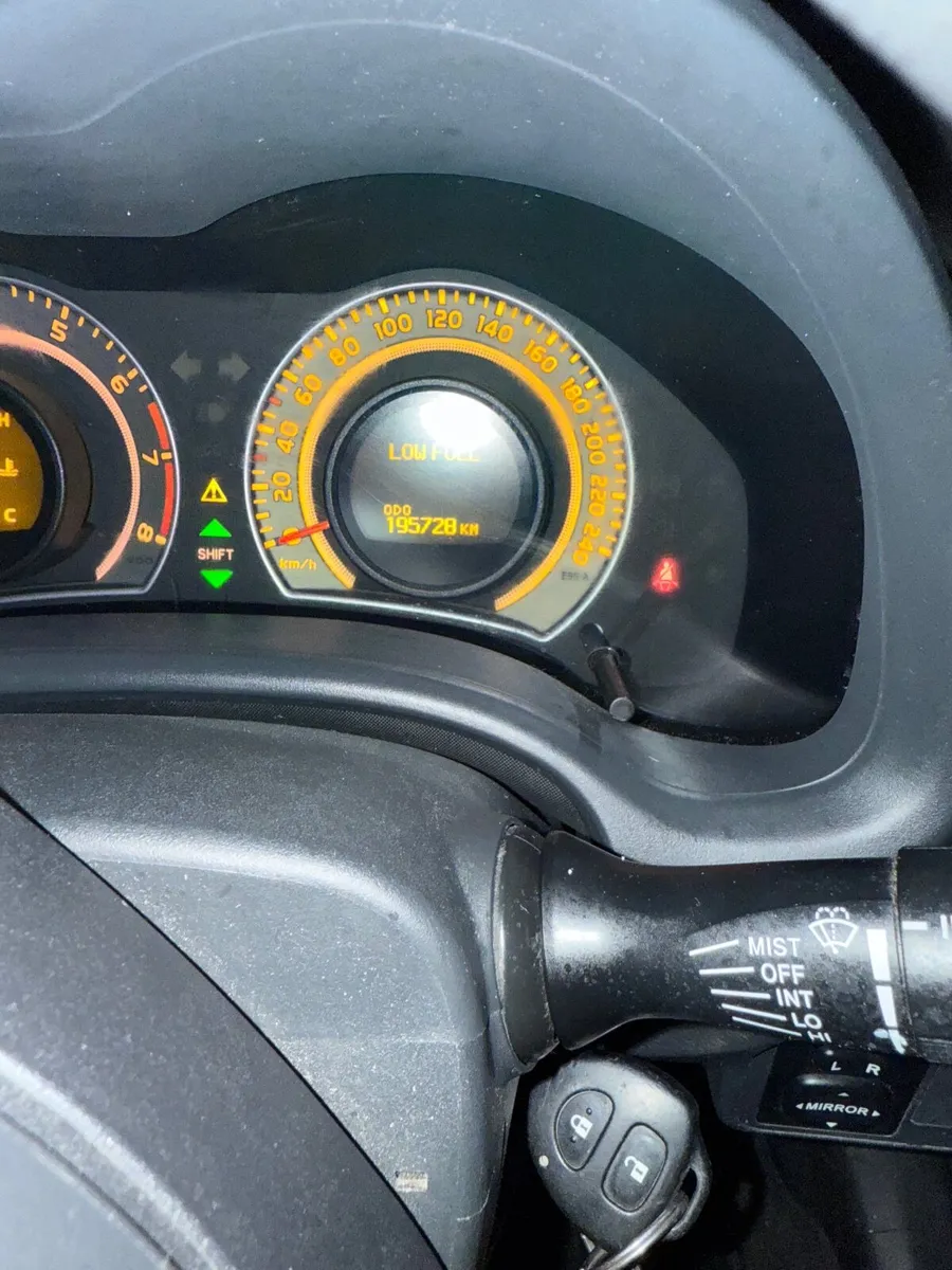 Toyota Corolla 2009 - Image 2
